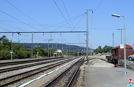 Signaux et caténaire Gareoetrange2